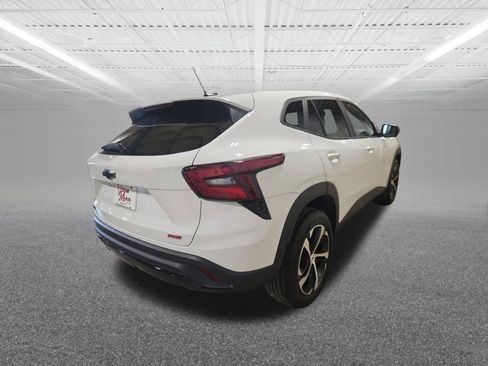 New 2025 Chevrolet Trax RS w/ Sunroof Package image 6