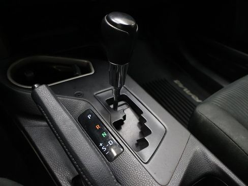 Used 2018 Toyota RAV4 LE AWD/4WD image 24