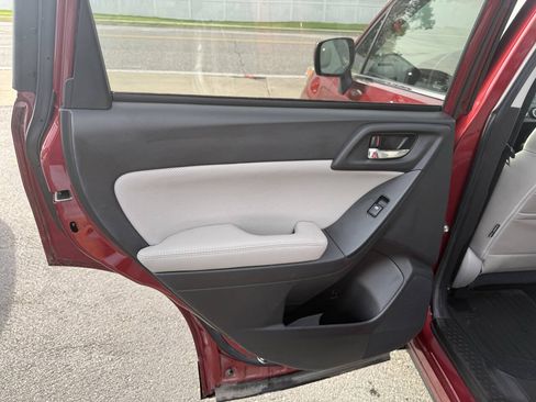 Used 2014 Subaru Forester 2.5i Limited w/ Popular Package #2 AWD/4WD image 16