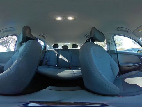 Used 2025 Kia K4 LXS image 36