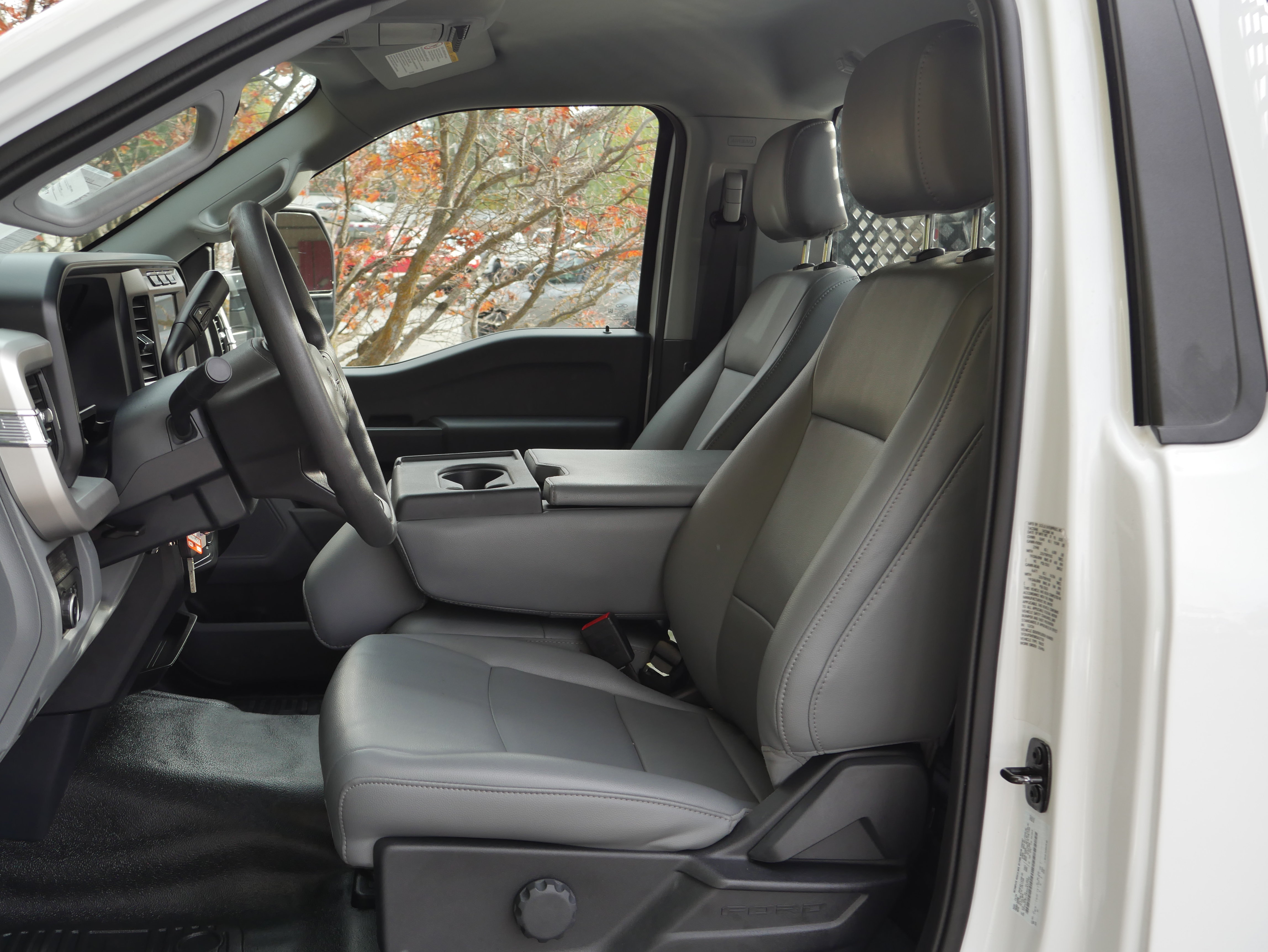 Certified 2024 Ford F550 4x4 Regular Cab Super Duty image 3