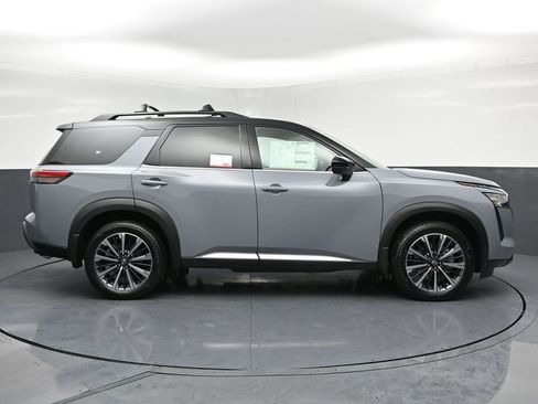 New 2026 Nissan Pathfinder Platinum AWD/4WD image 28