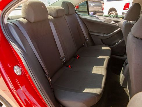 Used 2016 Volkswagen Jetta SE image 12