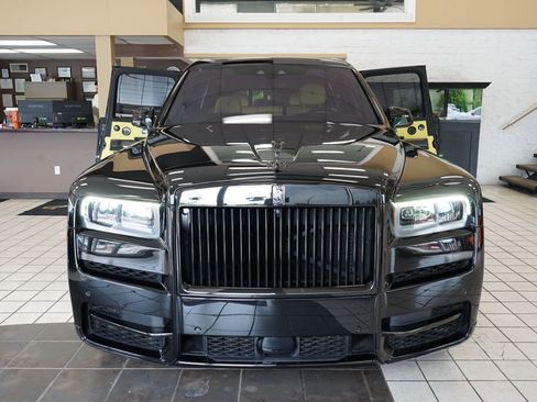 Used 2022 Rolls-Royce Cullinan Black Badge w/ Dark Exterior Package AWD/4WD image 25
