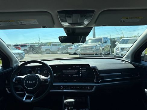 Used 2025 Kia Sportage EX FWD image 21