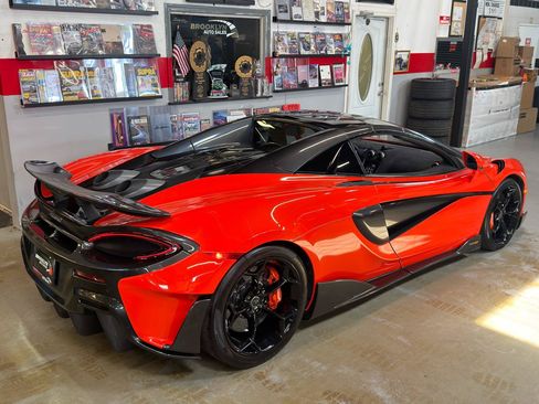 Used 2020 McLaren 600LT Spider RWD image 28