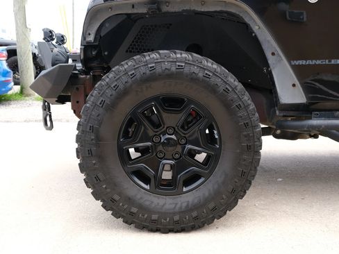 Used 2017 Jeep Wrangler Sport AWD/4WD image 9