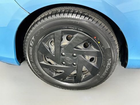 Used 2015 Toyota Prius C Two FWD image 28