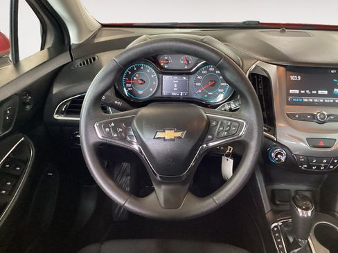 Used 2017 Chevrolet Cruze LT FWD image 12