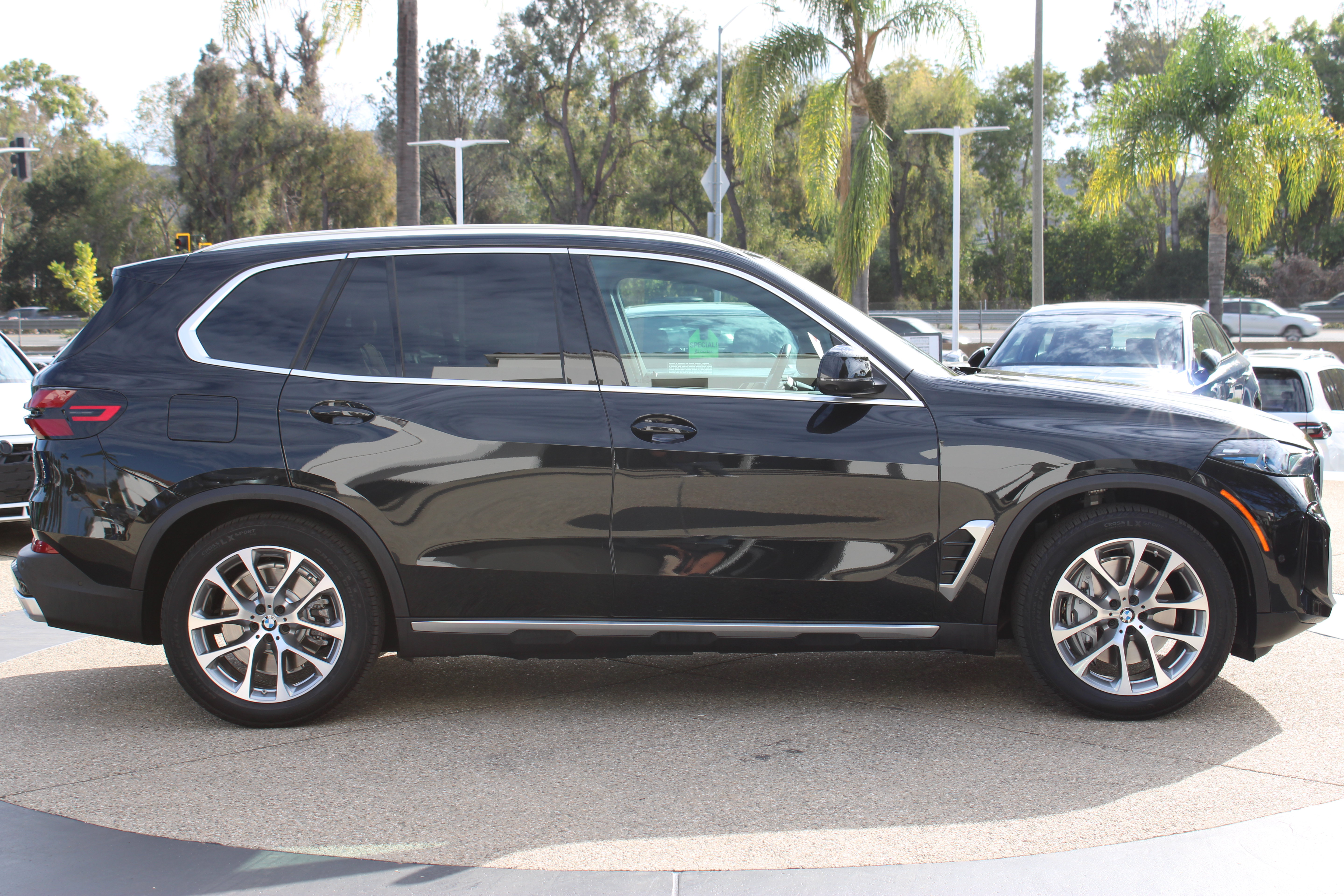 Used 2026 BMW X5 xDrive50e w/ Parking Assistance Package AWD/4WD image 6
