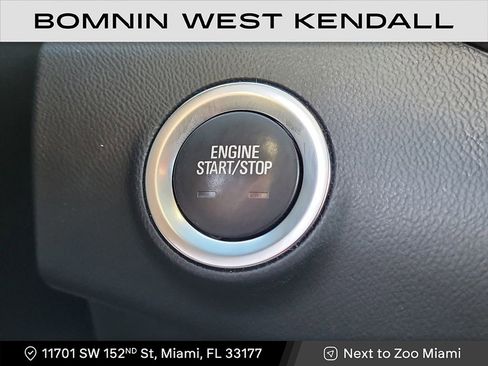 Used 2023 GMC Terrain SLE w/ Driver Convenience Package image 15