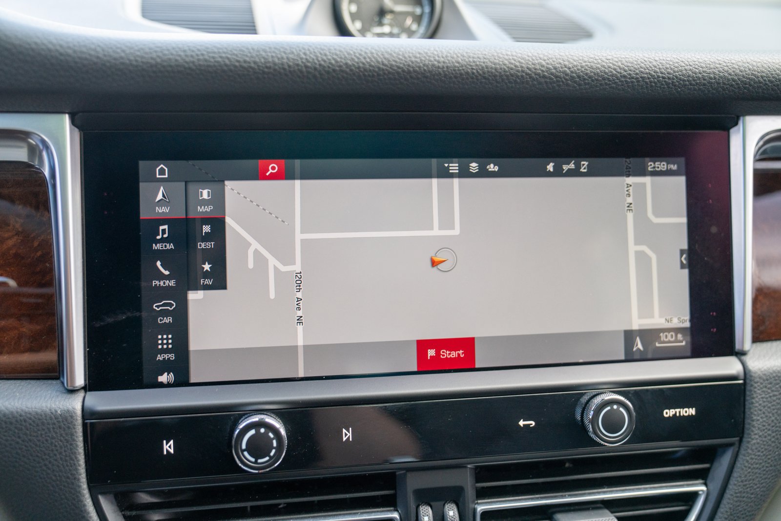 Certified 2023 Porsche Macan S AWD/4WD image 17
