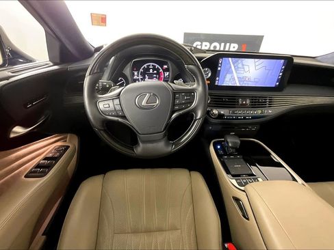 Used 2021 Lexus LS 500 w/ Interior Upgrade Package RWD image 6