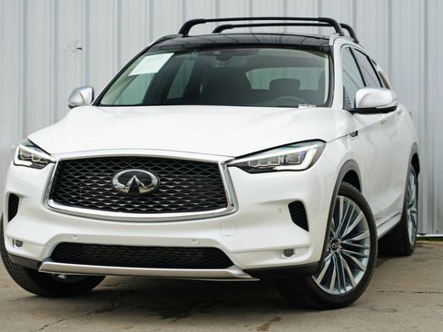 Used 2023 INFINITI QX50 Sensory w/ Accent Package image 3