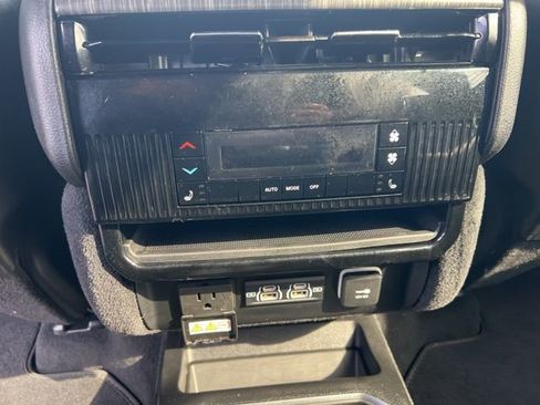 Used 2024 Jeep Wagoneer Series II AWD/4WD image 21