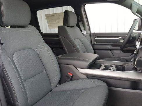 New 2026 RAM 1500 4x4 Crew Cab image 8