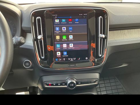 Certified 2023 Volvo XC40 B5 Plus w/ Driver Assist Package AWD/4WD image 5