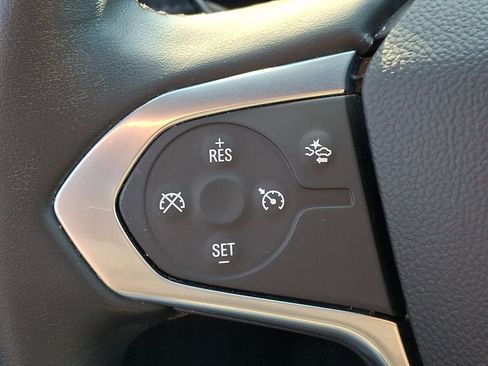 Used 2023 Chevrolet Traverse LT AWD/4WD image 23