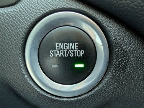 Used 2024 Chevrolet Equinox LT AWD/4WD image 25