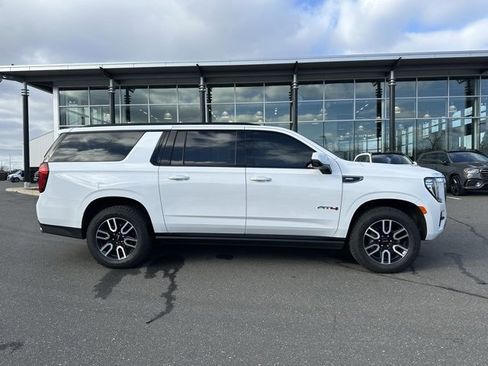 Used 2022 GMC Yukon XL AT4 w/ AT4 Premium Plus Package image 8