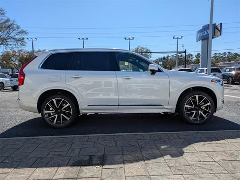 Certified 2024 Volvo XC90 B6 Ultimate w/ Lounge Package image 7