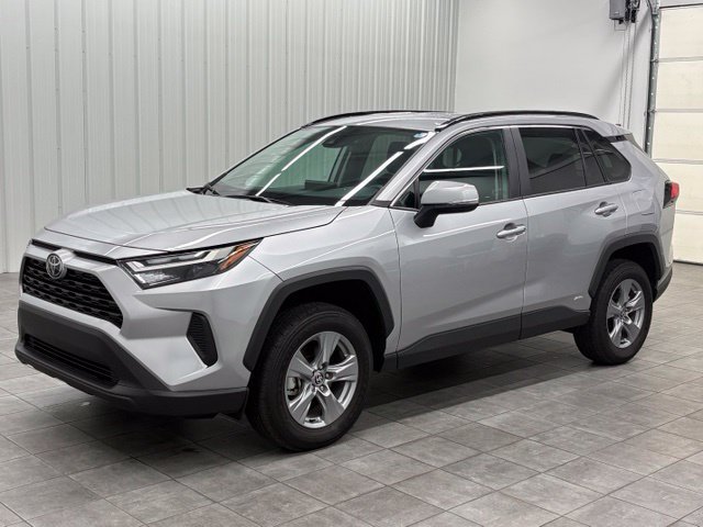 Used 2025 Toyota RAV4 XLE AWD/4WD image 5