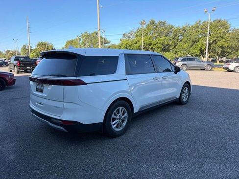 Used 2024 Kia Carnival LX FWD image 5