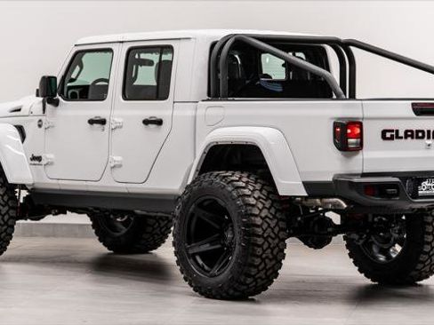 Used 2026 Jeep Gladiator Sport AWD/4WD image 16