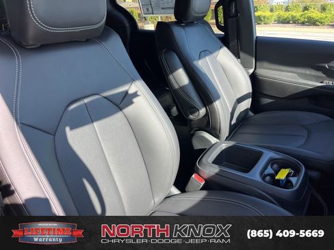 New 2026 Chrysler Voyager LX image 29