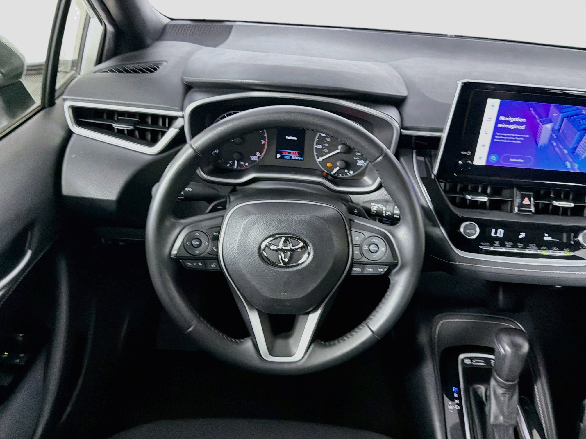 Used 2025 Toyota Corolla SE FWD image 17