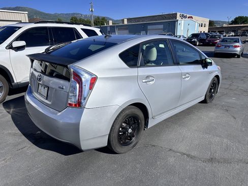 Used 2012 Toyota Prius Three FWD image 3