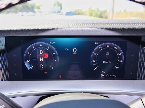 New 2025 Volkswagen Tiguan SE image 21