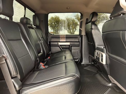 Used 2019 Ford F250 Lariat w/ Chrome Package image 29