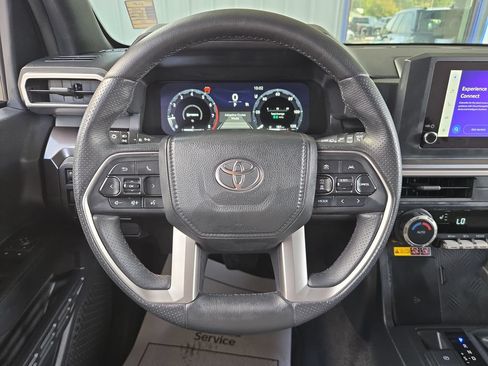 Used 2025 Toyota 4Runner TRD Off-Road AWD/4WD image 20