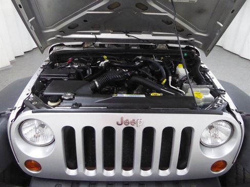 Used 2011 Jeep Wrangler Unlimited Sport AWD/4WD image 33
