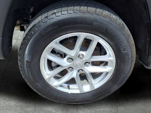New 2026 Jeep Grand Cherokee Laredo RWD image 7