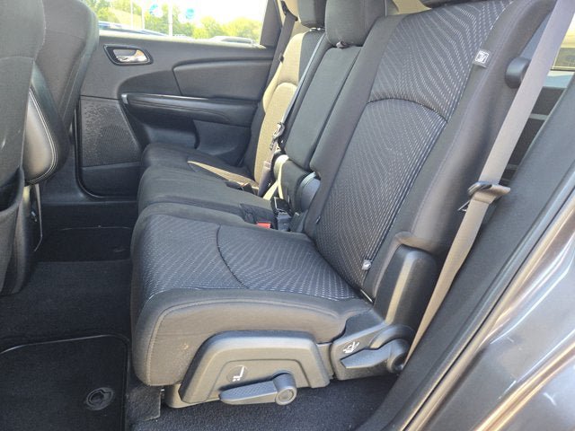 Used 2017 Dodge Journey SE w/ Flexible Seating Group FWD image 17