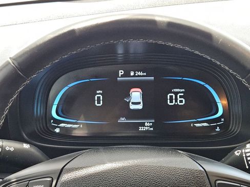Used 2025 Hyundai Venue SEL FWD image 26