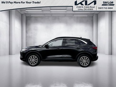 Used 2024 Ford Escape SE image 3