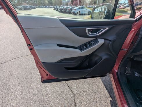 Used 2019 Subaru Forester Limited image 17
