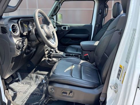Used 2024 Jeep Wrangler High Altitude AWD/4WD image 12