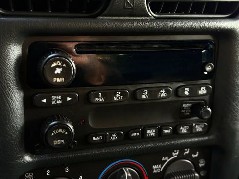 Used 2004 Chevrolet Blazer LS w/ Preferred Equipment Group image 20