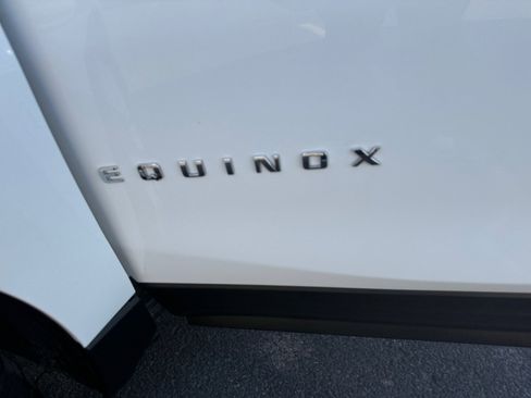 Used 2022 Chevrolet Equinox LS FWD image 23