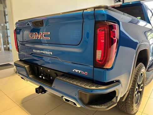 Used 2024 GMC Sierra 1500 AT4 w/ Technology Package AWD/4WD image 19