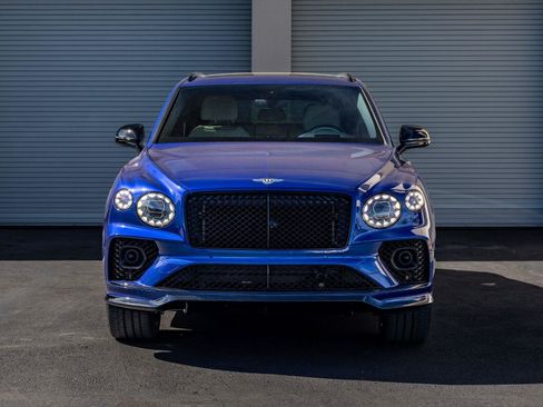 Used 2022 Bentley Bentayga AWD/4WD image 2