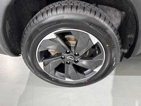 Used 2024 Nissan Rogue SV FWD image 11