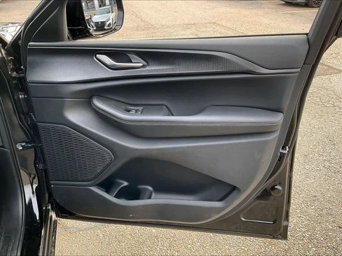 Used 2025 Jeep Grand Cherokee L Altitude image 21