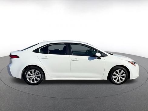 Used 2025 Toyota Corolla LE image 16