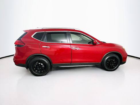 Used 2017 Nissan Rogue S w/ Appearance Package FWD image 10