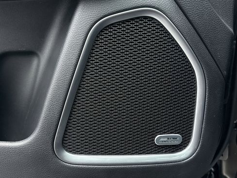 Used 2022 Jeep Compass Latitude w/ Sun and Sound Group image 16